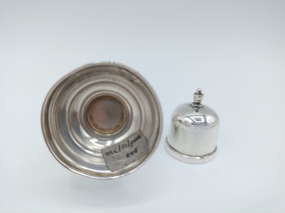 Zilveren zout- of peperstrooier, 1932