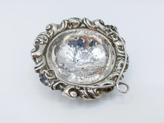 Silver tea strainer, JH Suur, Schoonhoven, 1915