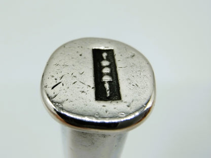Zilveren lakkoker met zegelstempel, 18e eeuws