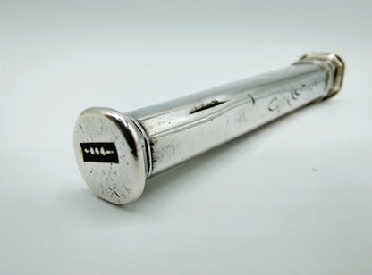 Zilveren lakkoker met zegelstempel, 18e eeuws