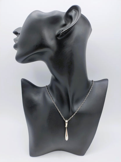 Silberkette mit Tropfenanhänger, 46,5 cm