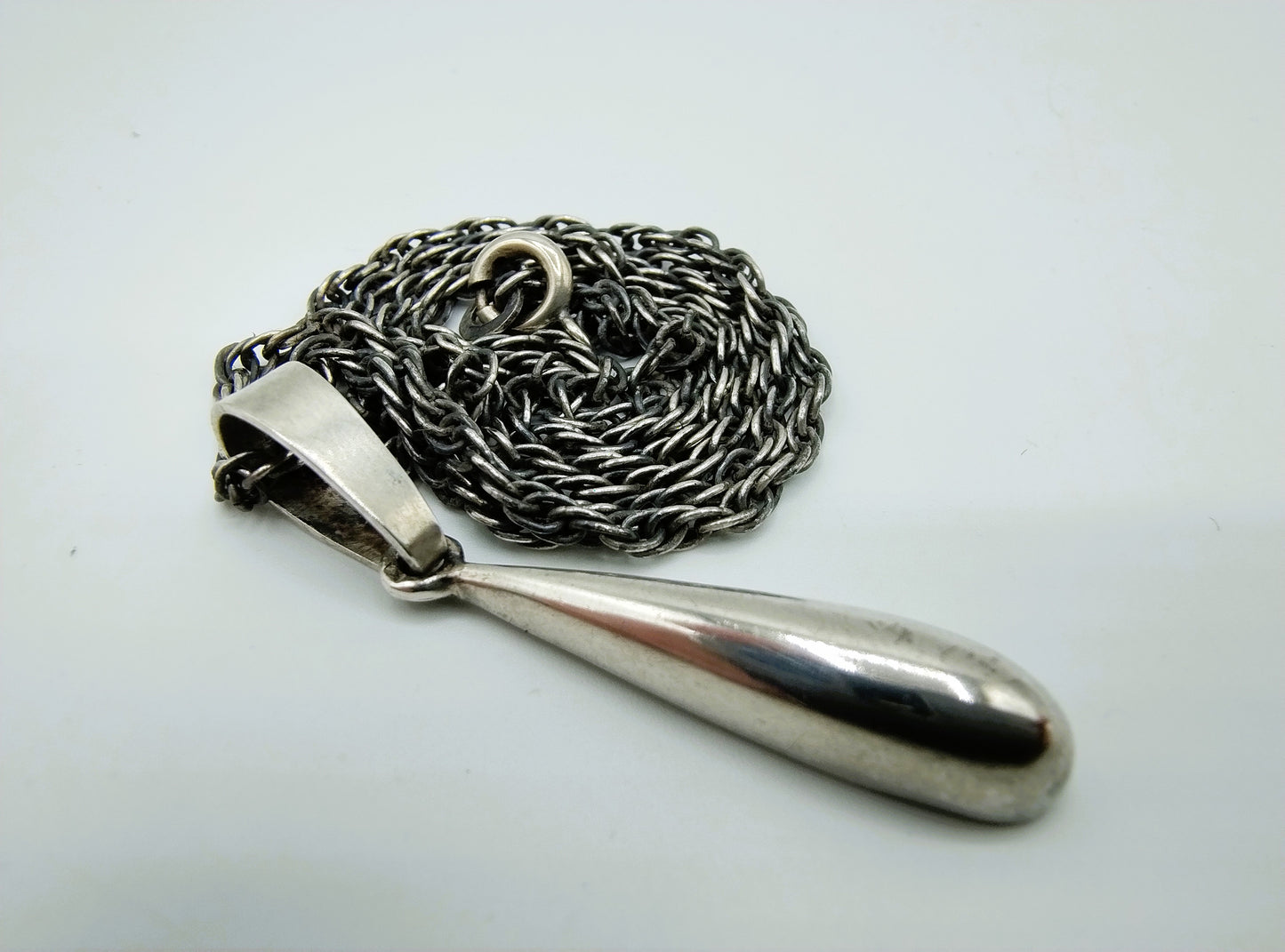 Silberkette mit Tropfenanhänger, 46,5 cm