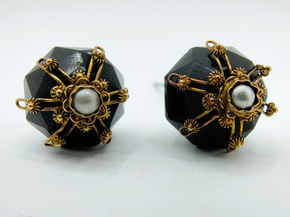 Gouden mutsenspelden, Friese klederdracht, 19e eeuws