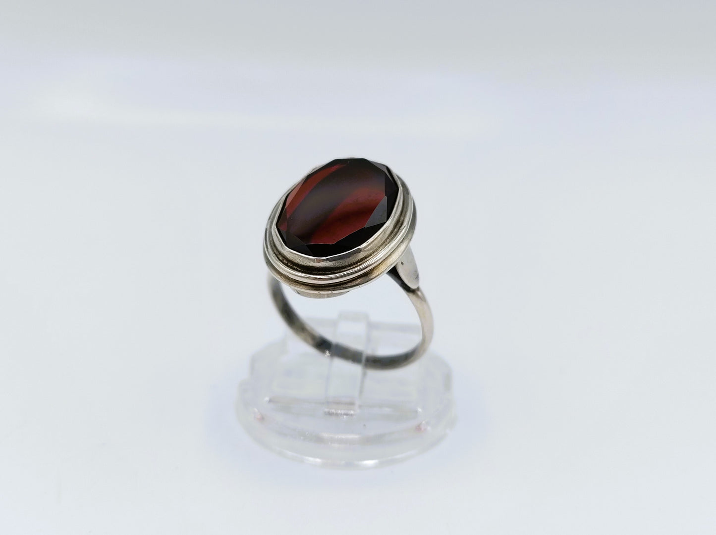 Zilveren ring met granaat, 835, 18 mm