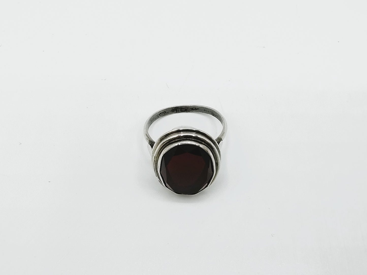 Zilveren ring met granaat, 835, 18 mm