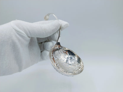 Zilveren strooilepel, J.J. Dreux, Rotterdam, 1750