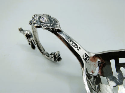 Zilveren suikerstrooilepel, J.V. Schmidt, Amsterdam, 1793