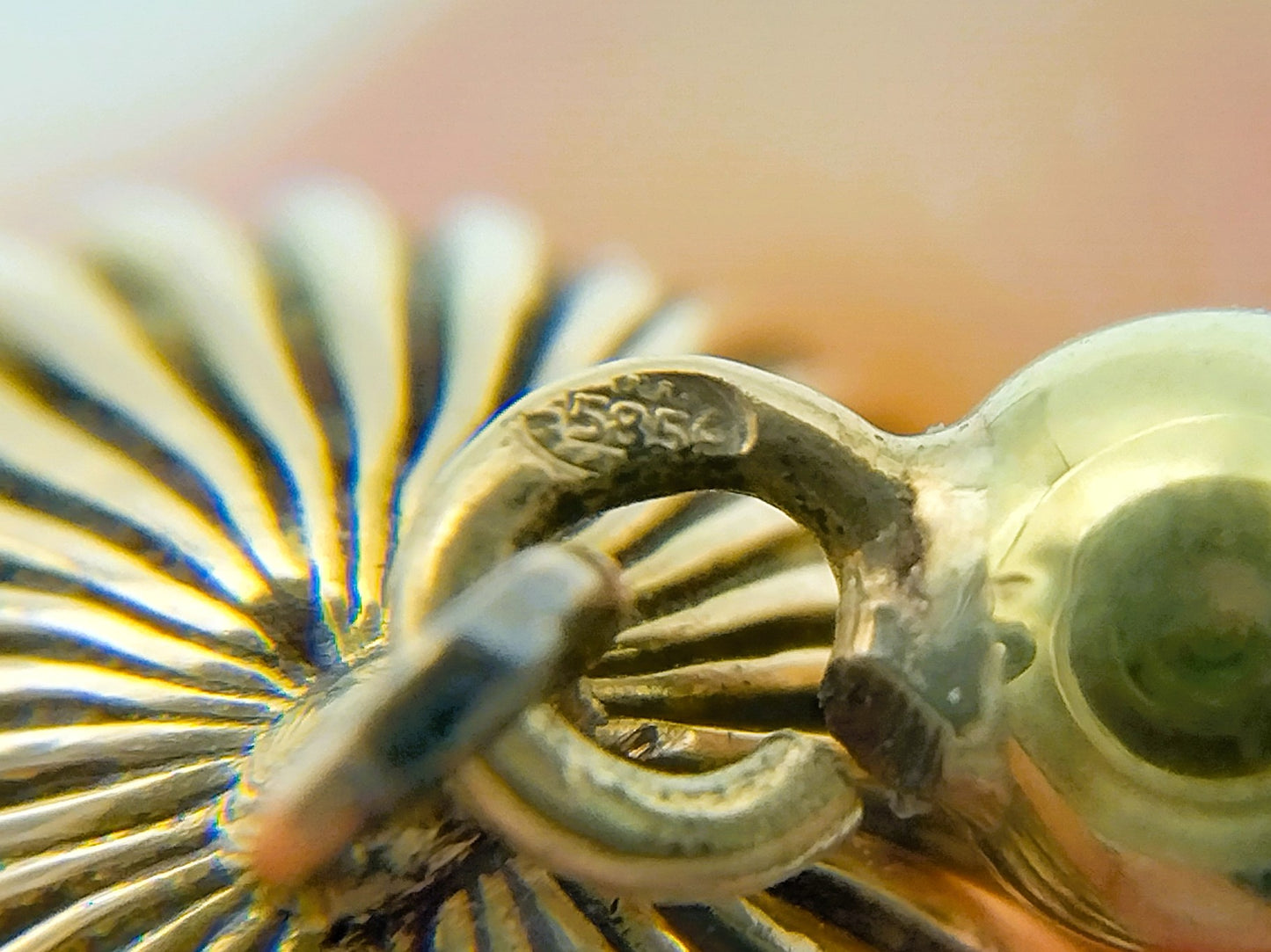 Granaten ketting met gouden bolslot, 43 cm