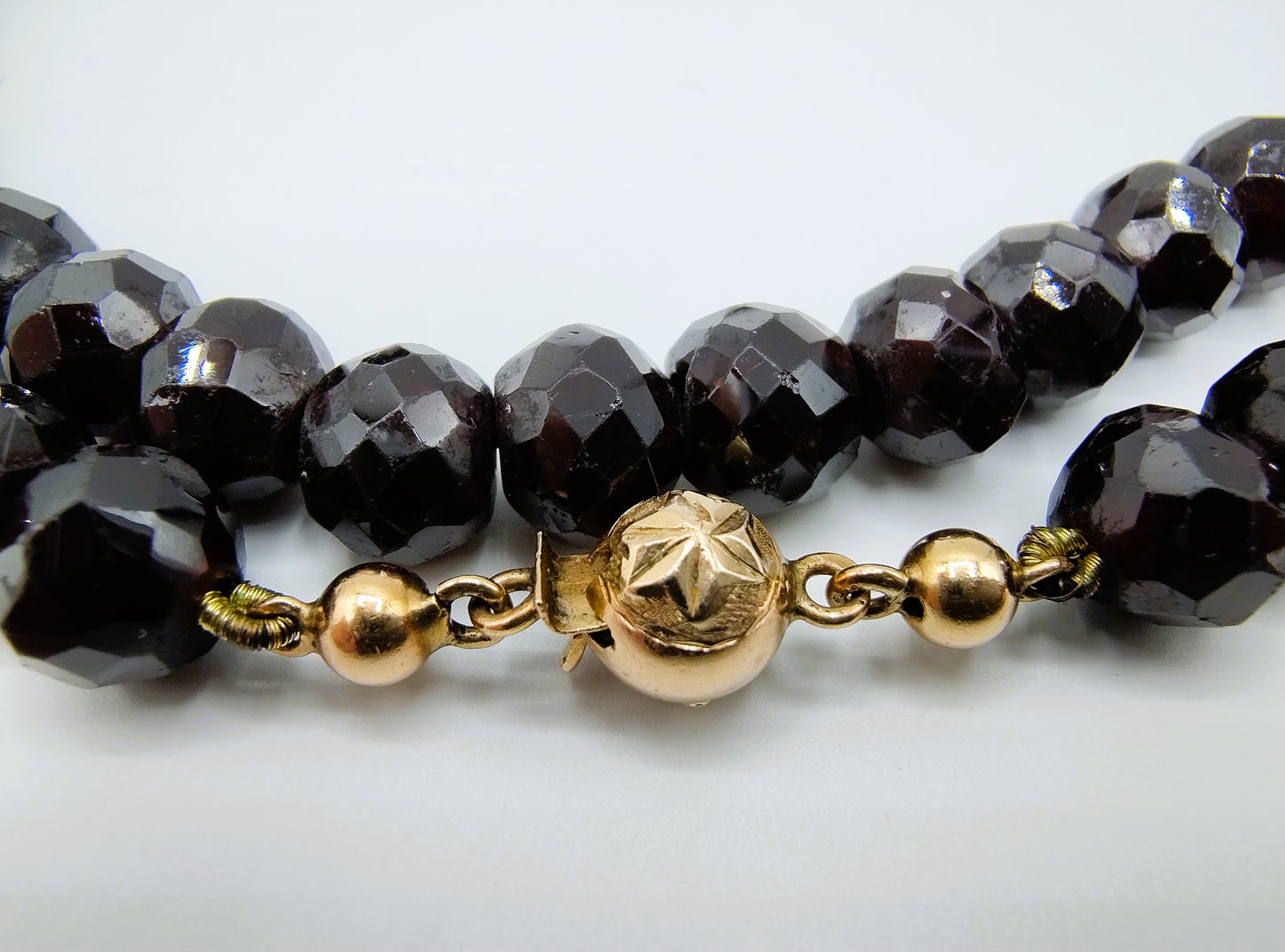 Garnet necklace with gold ball clasp, 72 cm