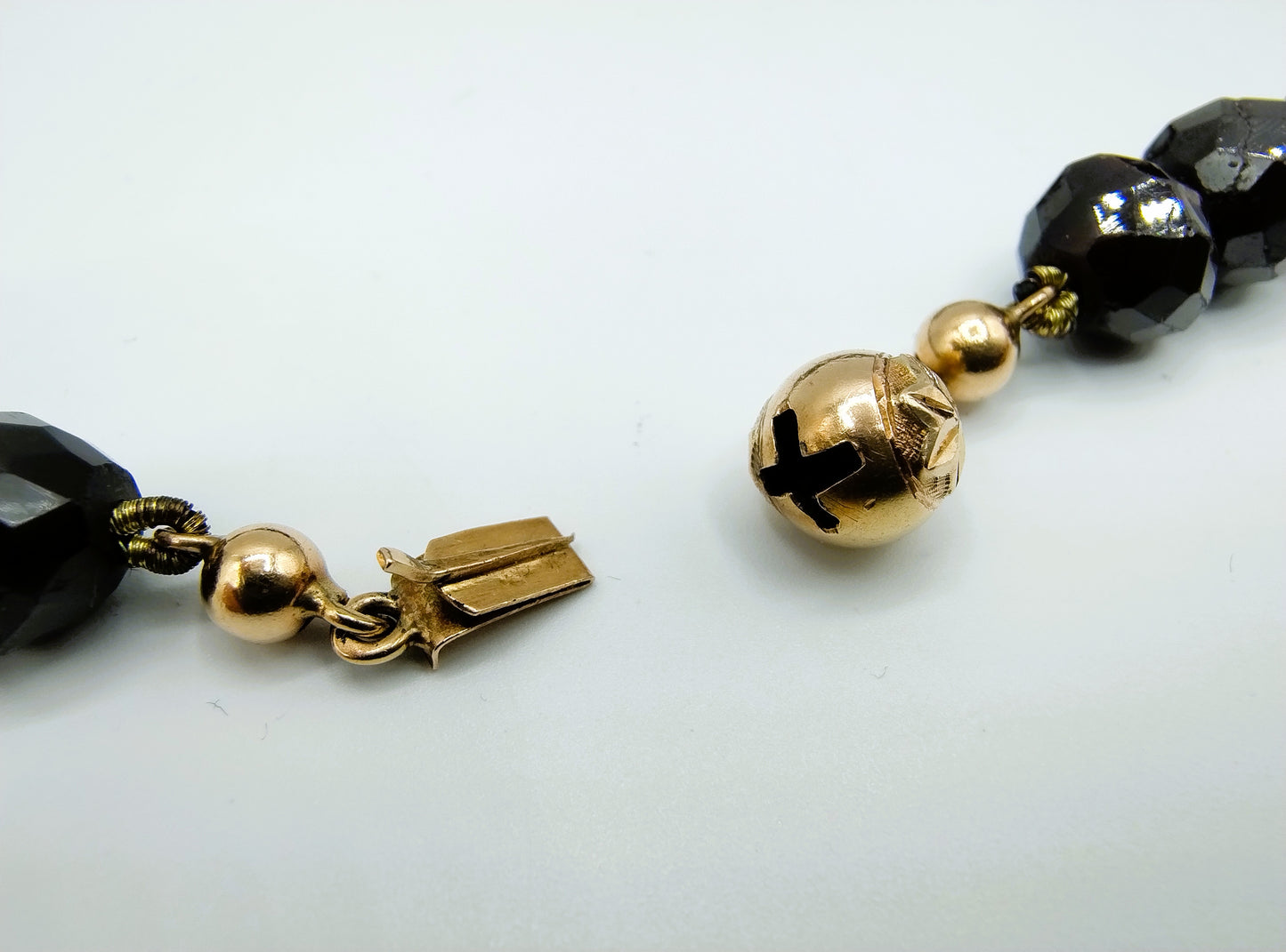 Garnet necklace with gold ball clasp, 72 cm