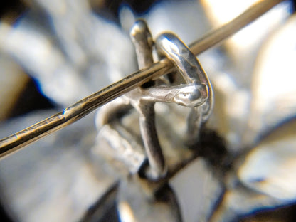 Zilveren veerbroche bezet met ca. 25 roosdiamanten, 19e eeuws