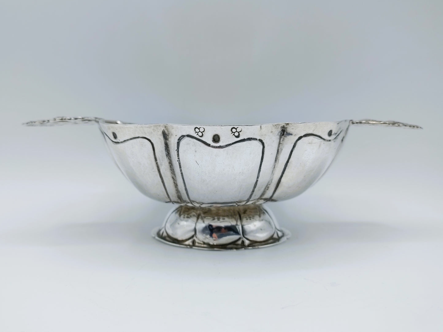 Zilveren brandewijnkom, Bolsward / Sneek, ca. 1740