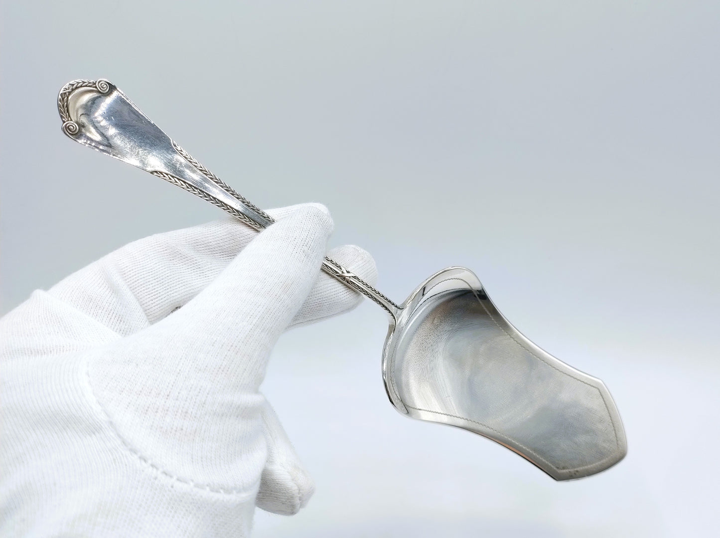 Zilveren taartschep, Fa. J.M. van Kempen, Voorschoten, 1920