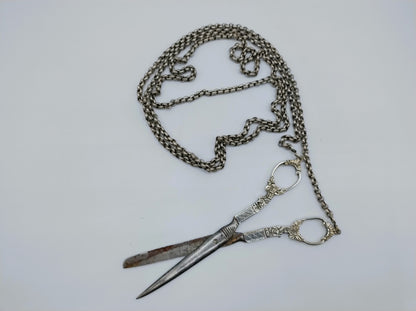 Zilveren schaar aan jasseron ketting, I.P.A. van Dieren, Kampen, ca. 1840