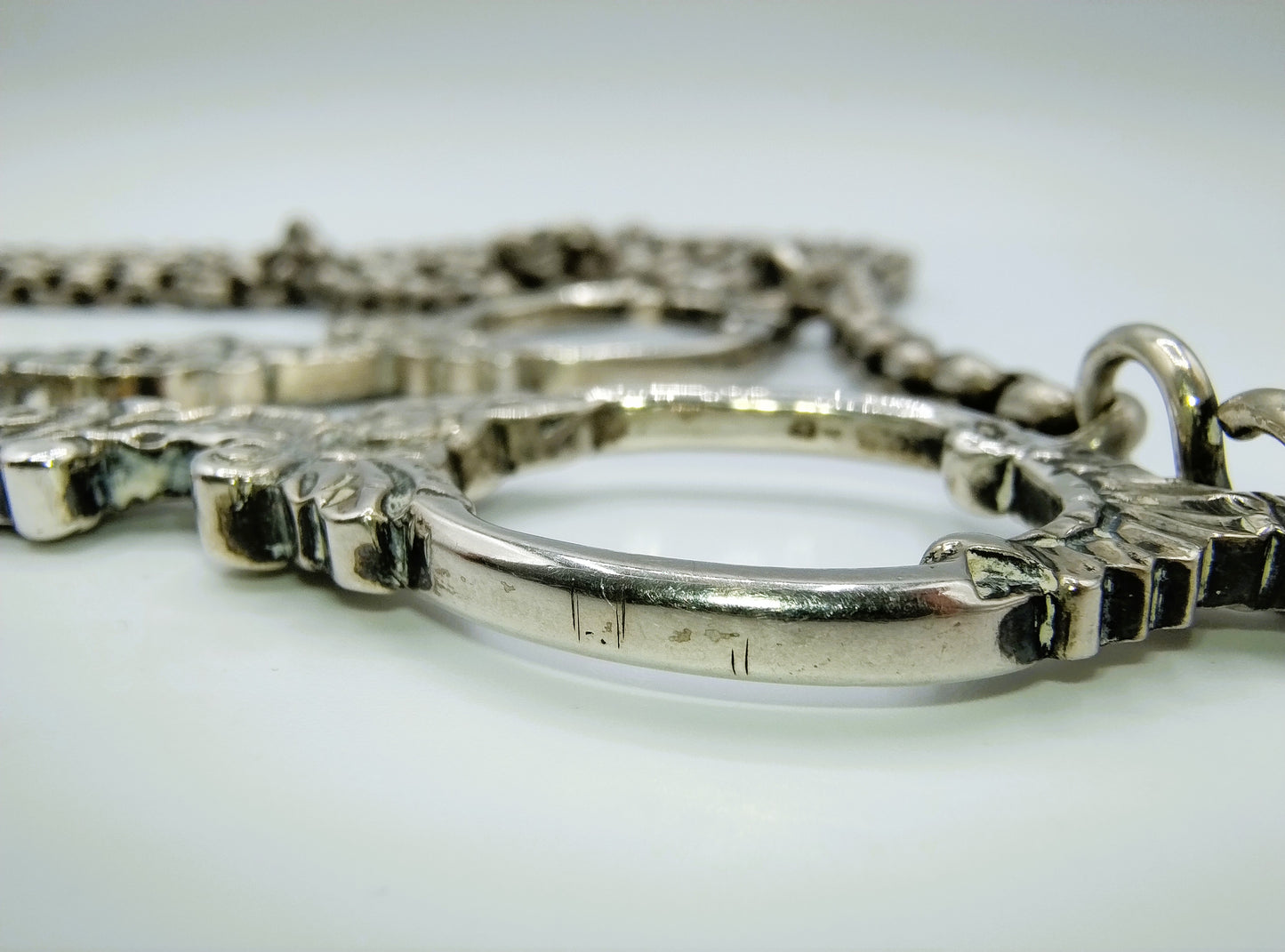 Zilveren schaar aan jasseron ketting, I.P.A. van Dieren, Kampen, ca. 1840