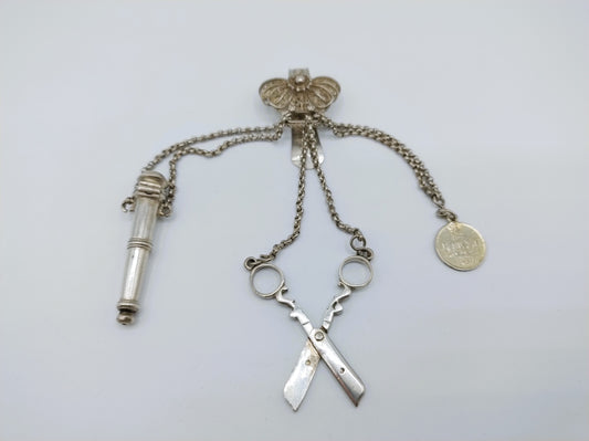 Zilveren miniatuur chatelaine, 19e eeuws
