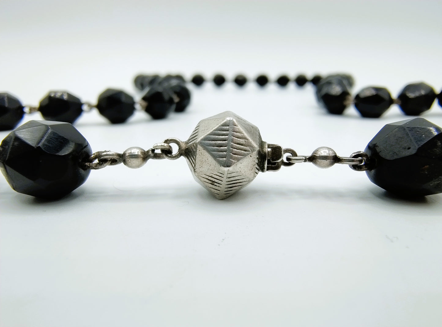 Gitten necklace with a silver ball clasp, 73.5 cm