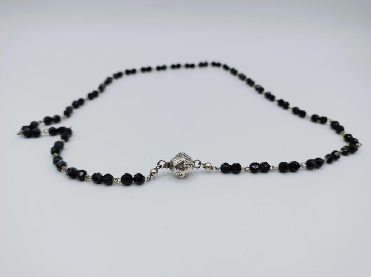 Gitten ketting met een zilveren bolslot, A. de Groot, Schoonhoven, 55,5 cm