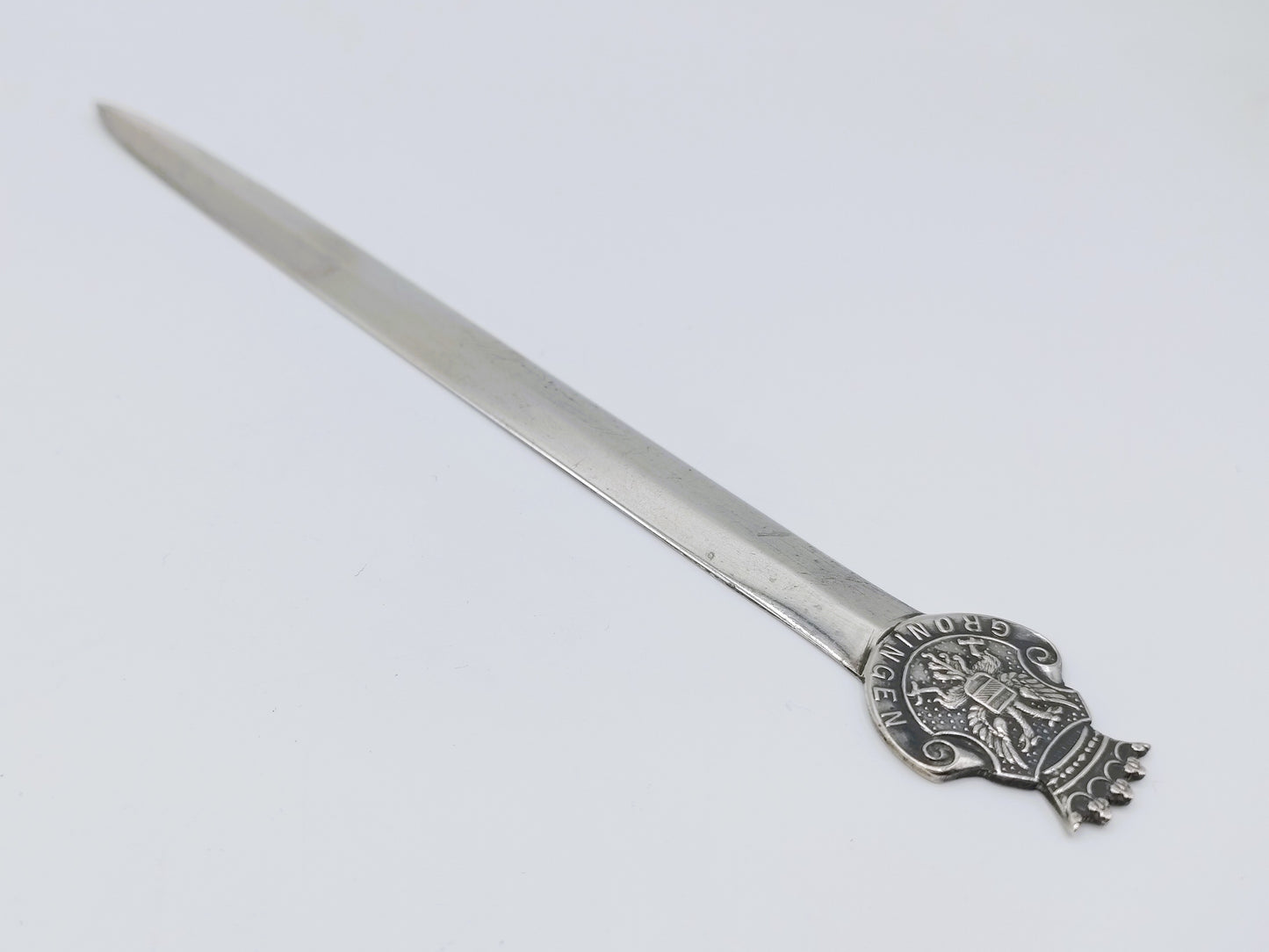 Zilveren brievenopener, Fa. Gerritsen, van Kempen, Zeist.