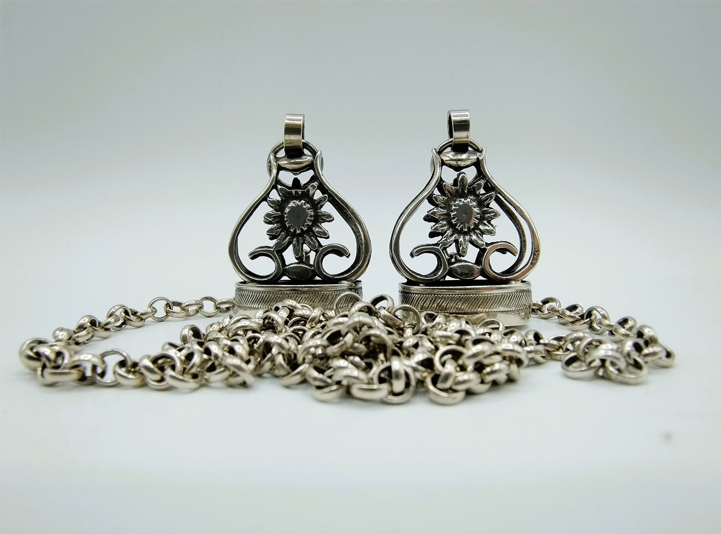 Zilveren heren chatelaine, Fa. Niekerk, Schoonhoven, 87 cm.