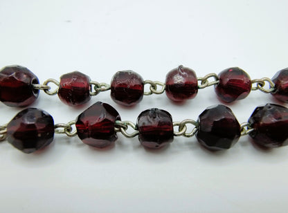 Boerengranaten ketting met een zilveren bolslot, A. de Groot, Schoonhoven, 67 cm