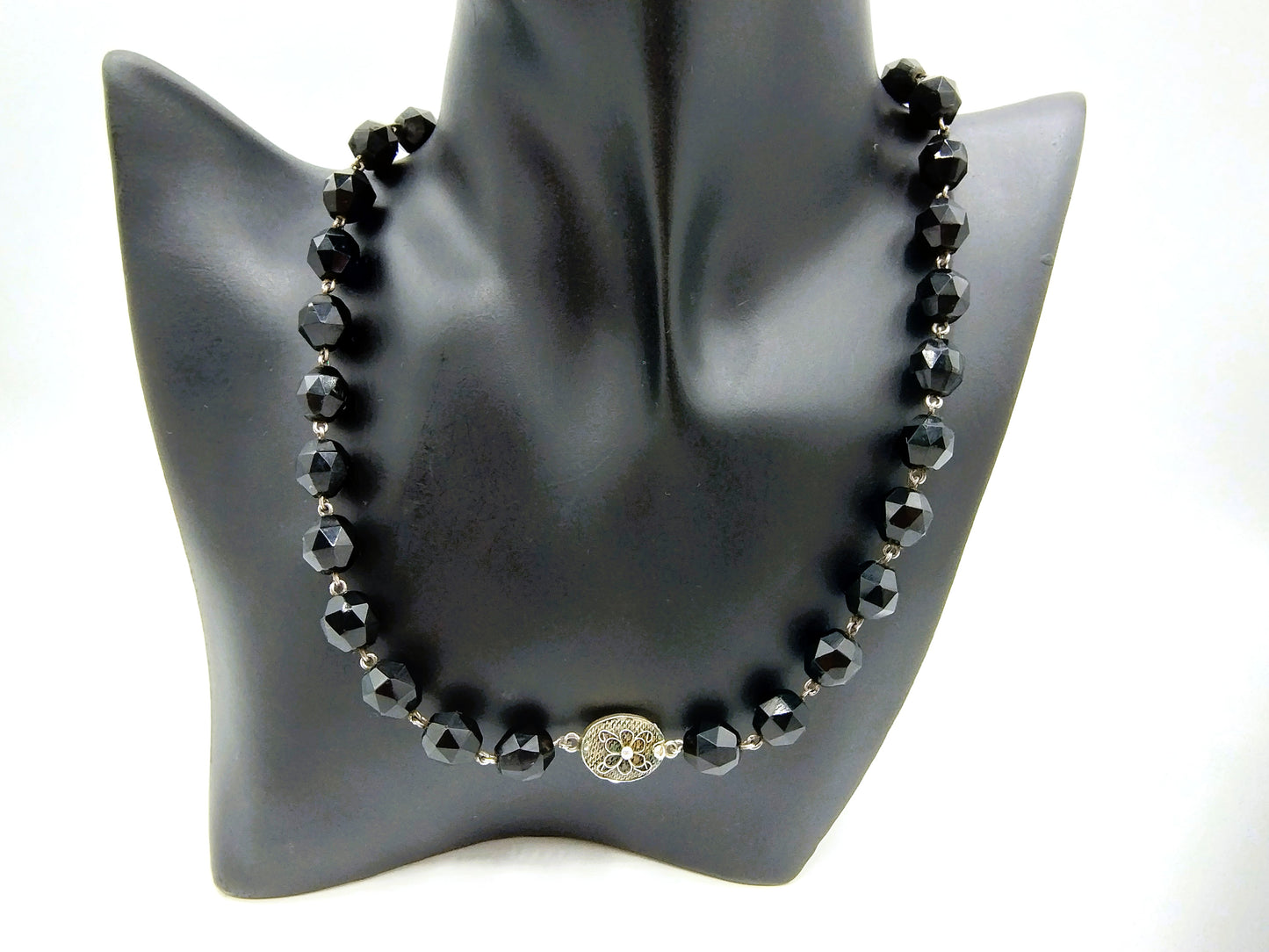 Gitten ketting met een zilveren slot, 45 cm