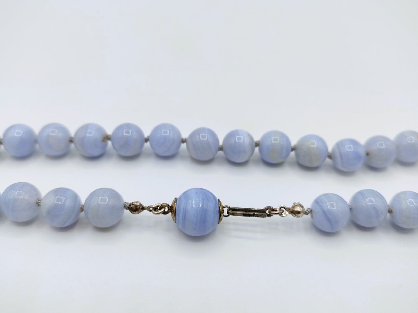 Blauw agaten ketting met zilveren slot, 48 cm