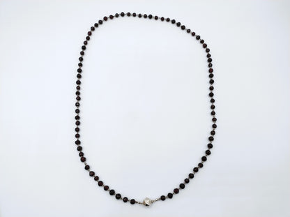 Garnet necklace with a silver clasp, 75 cm