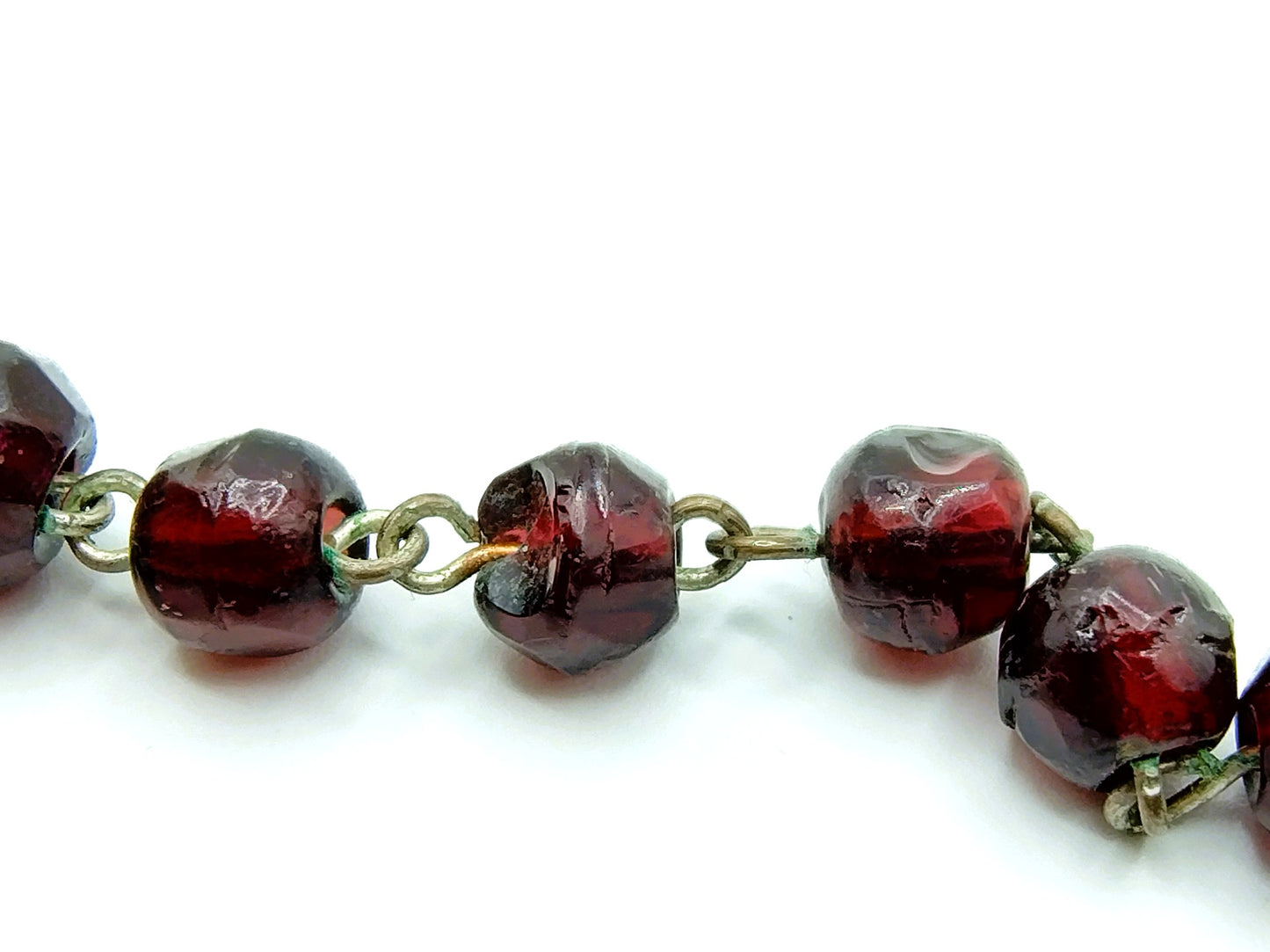 Garnet necklace with a silver clasp, 75 cm