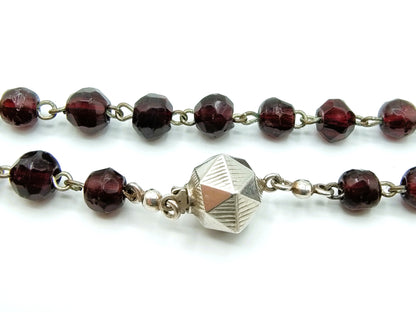 Garnet necklace with a silver clasp, 75 cm
