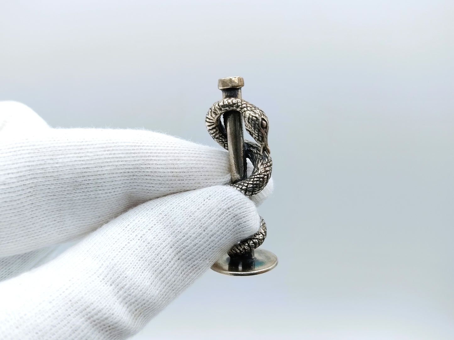 Zilveren sigarettendover met slang,  835