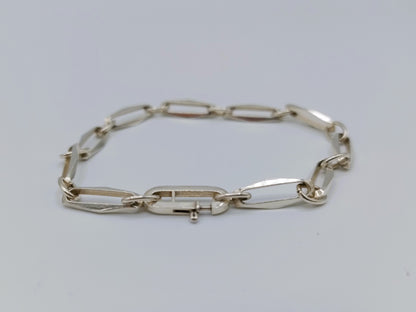 Zilveren 'close forever' armband, 17 cm