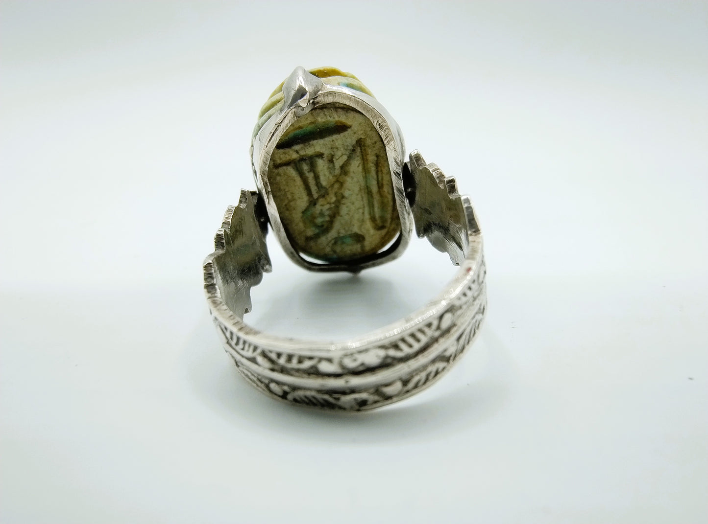 Zilveren scarabee ring, Egypte, 16 mm