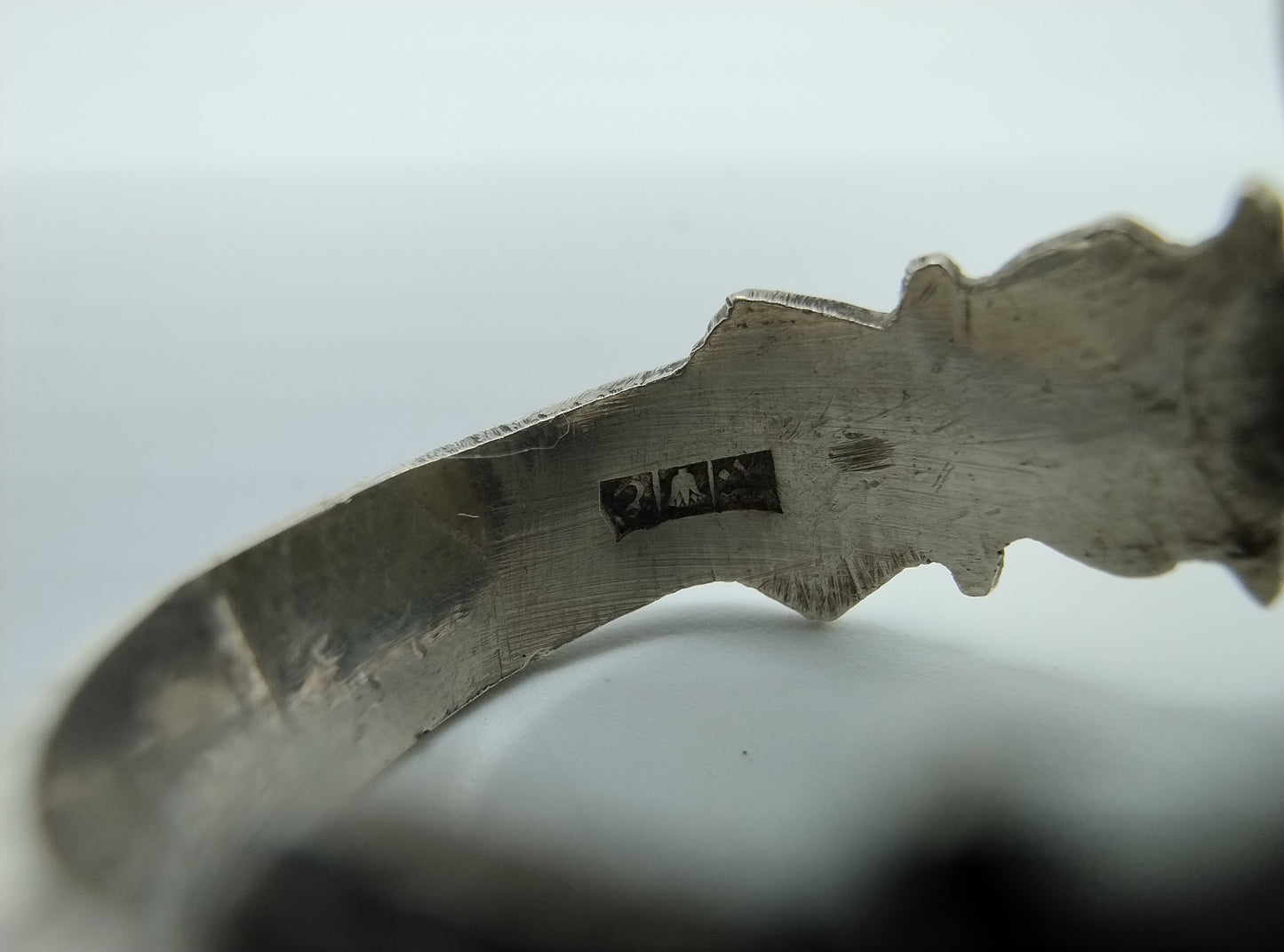 Zilveren scarabee ring, Egypte, 16 mm