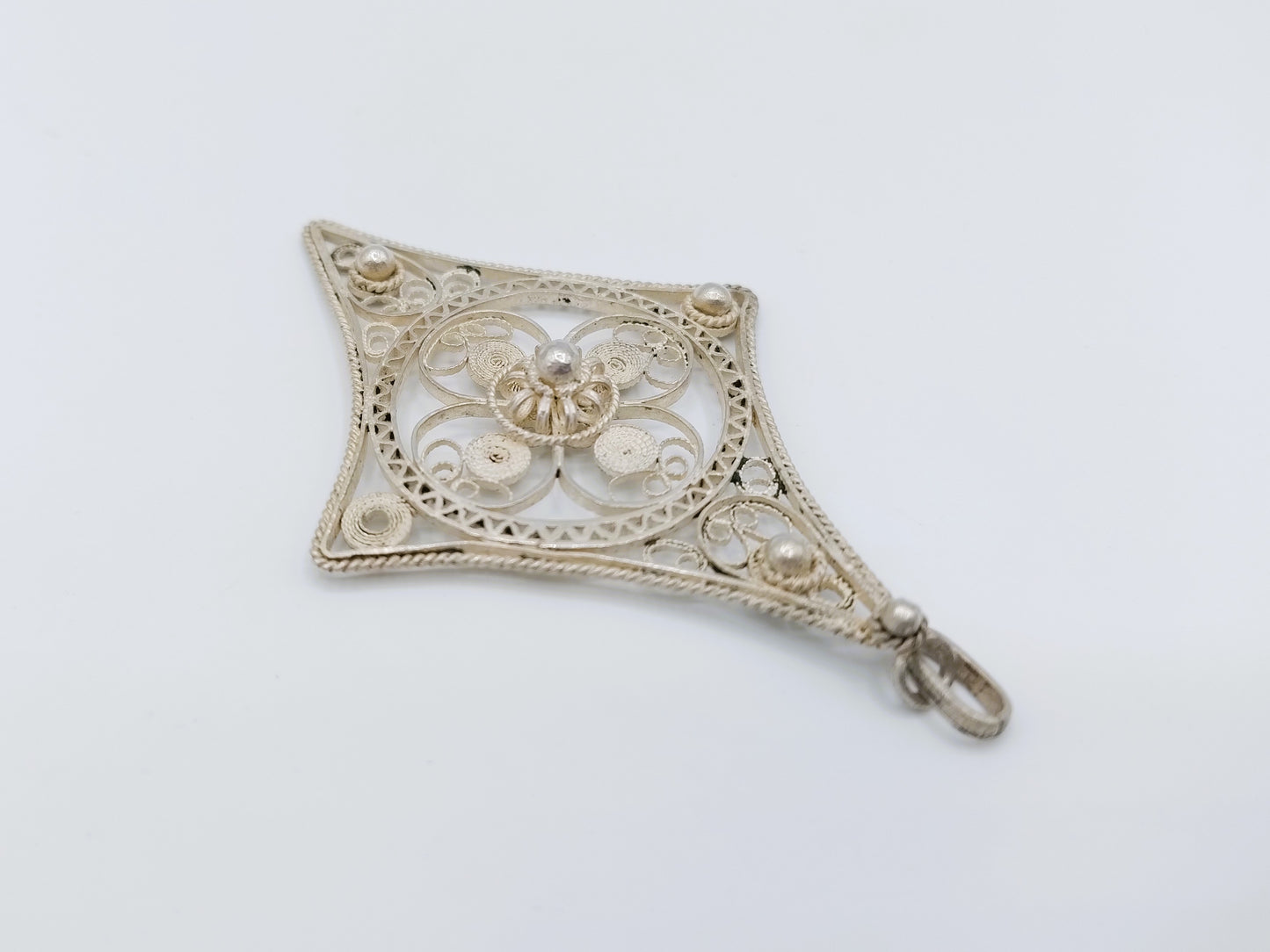 Silver filigree pendant