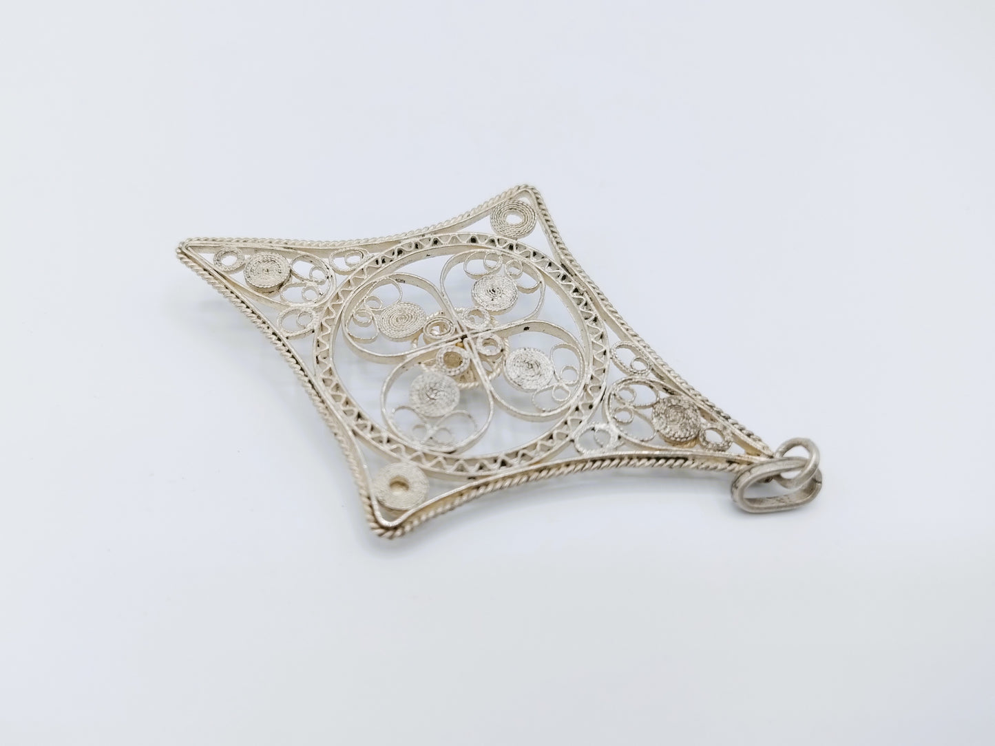 Silver filigree pendant