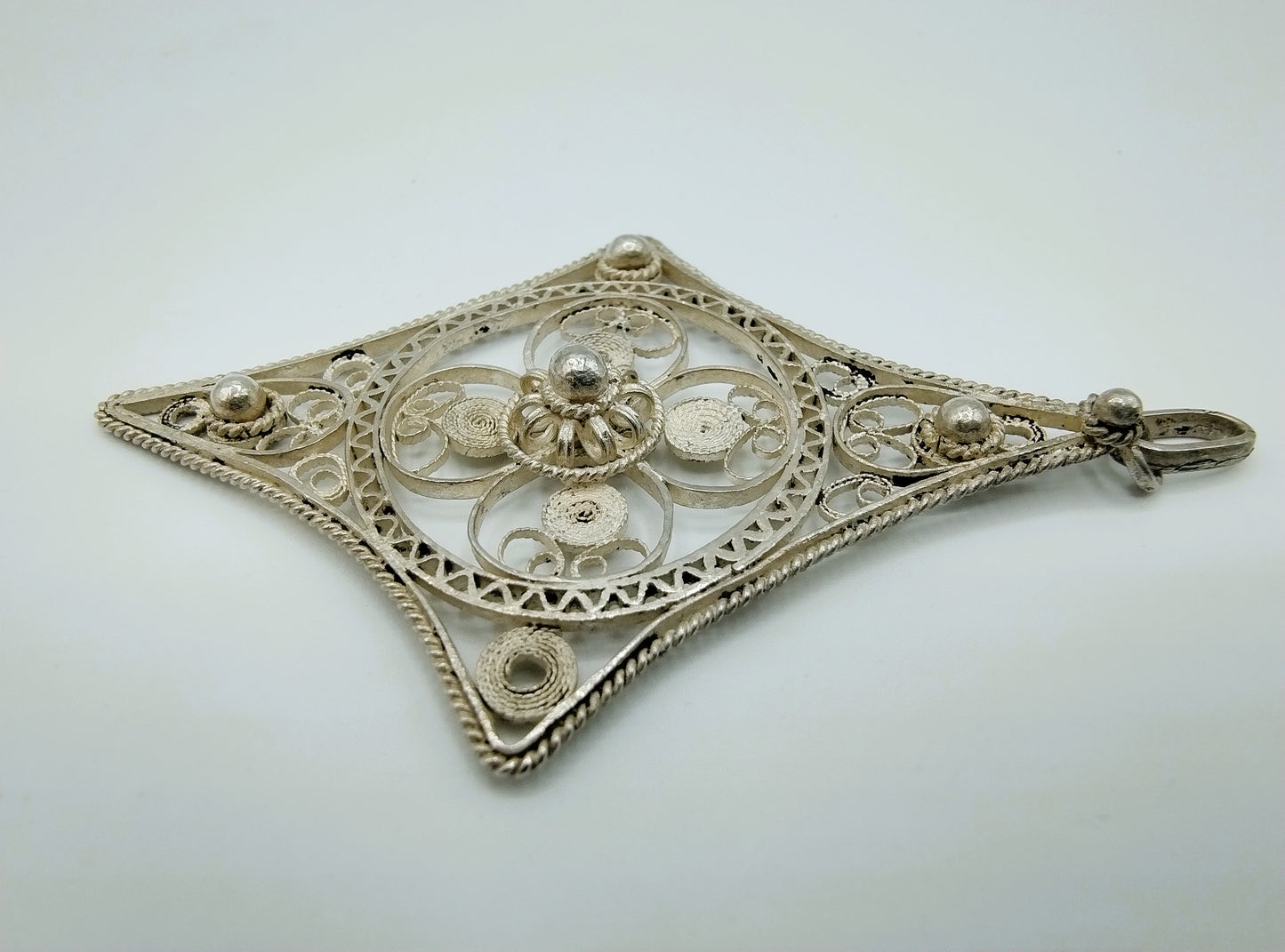 Silver filigree pendant