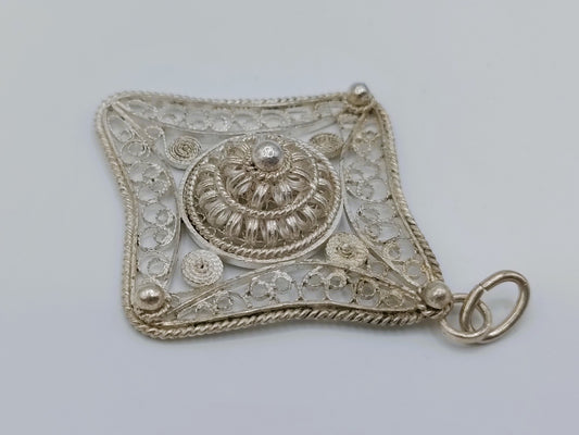 Silver filigree pendant