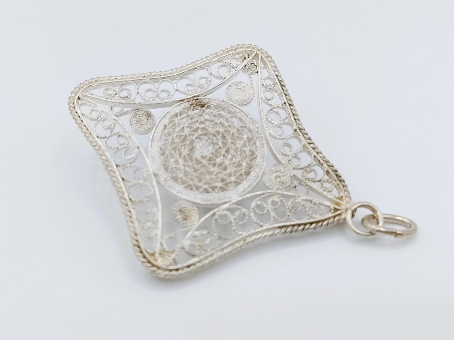 Silver filigree pendant