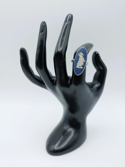 Silver cameo ring, Wedgwood &amp; Sons Ltd, 17 mm