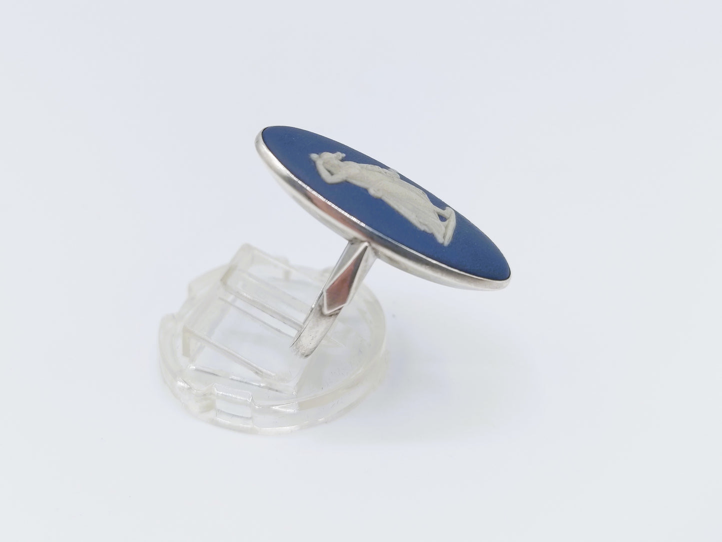 Silver cameo ring, Wedgwood &amp; Sons Ltd, 17 mm