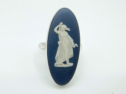 Silver cameo ring, Wedgwood &amp; Sons Ltd, 17 mm