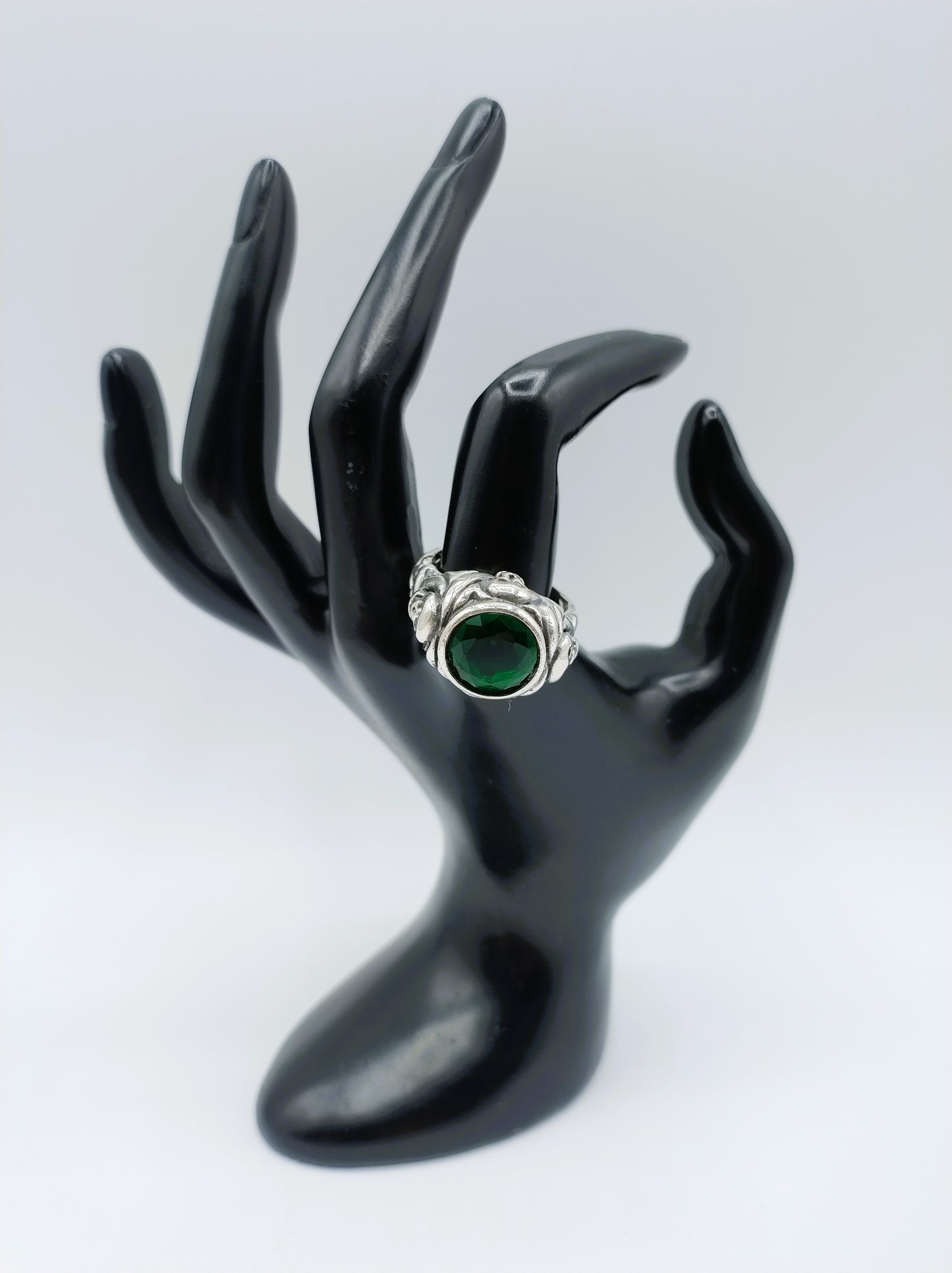 Jack Sparrow skull ring met groene steen, 21 mm