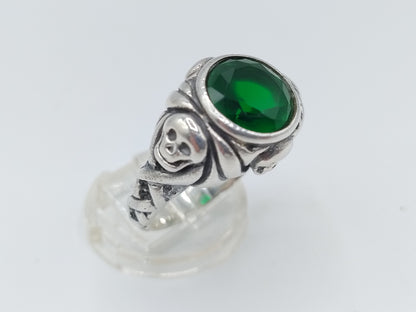 Jack Sparrow skull ring met groene steen, 21 mm