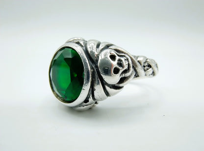 Jack Sparrow skull ring met groene steen, 21 mm