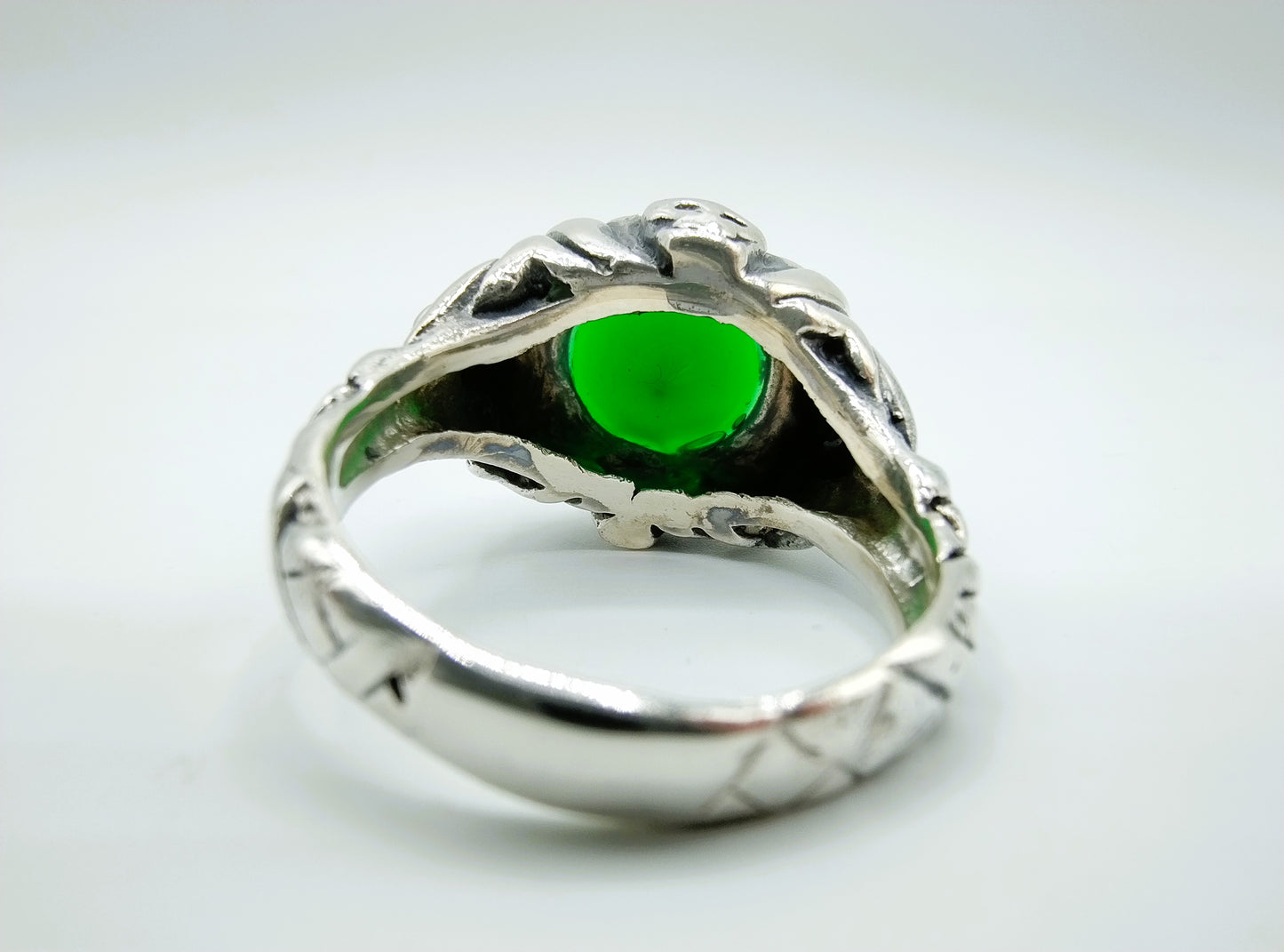 Jack Sparrow skull ring met groene steen, 21 mm