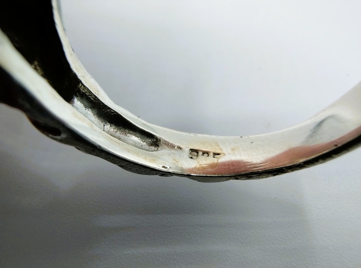 Jack Sparrow skull ring met groene steen, 21 mm