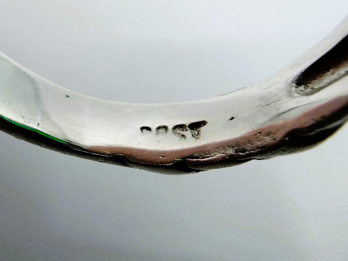 Jack Sparrow skull ring met groene steen, 21 mm