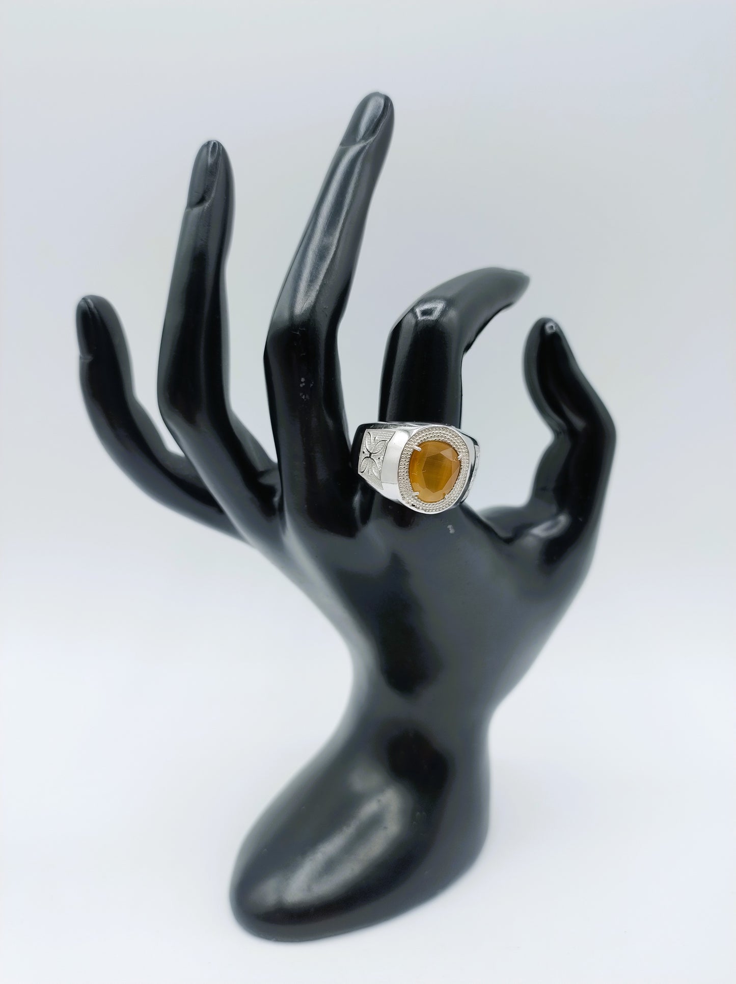 Zilveren unisex ring met gele steen, 22 mm.