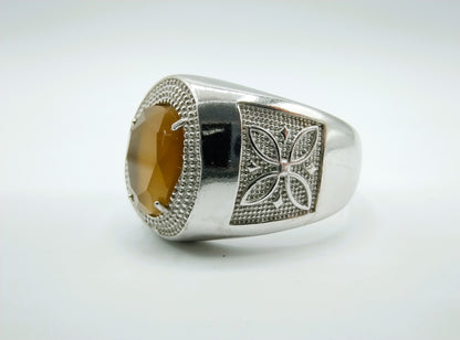 Zilveren unisex ring met gele steen, 22 mm.